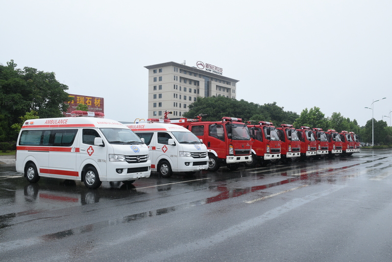 2輛福田G7救護(hù)車 10輛豪沃消防車